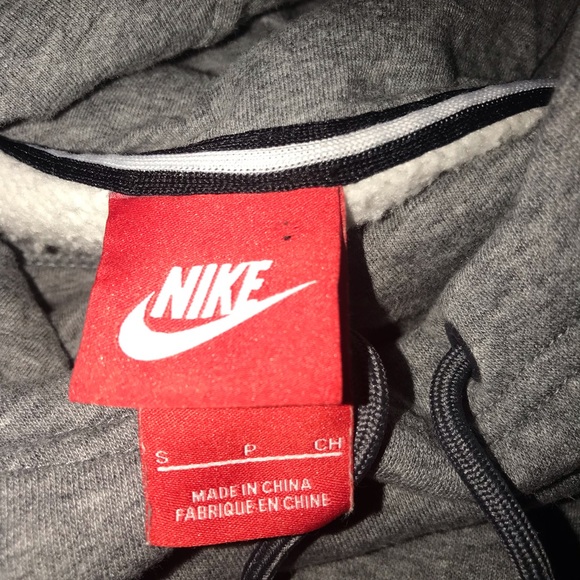Nike turtleneck hoodie (youth) - Picture 3 of 3